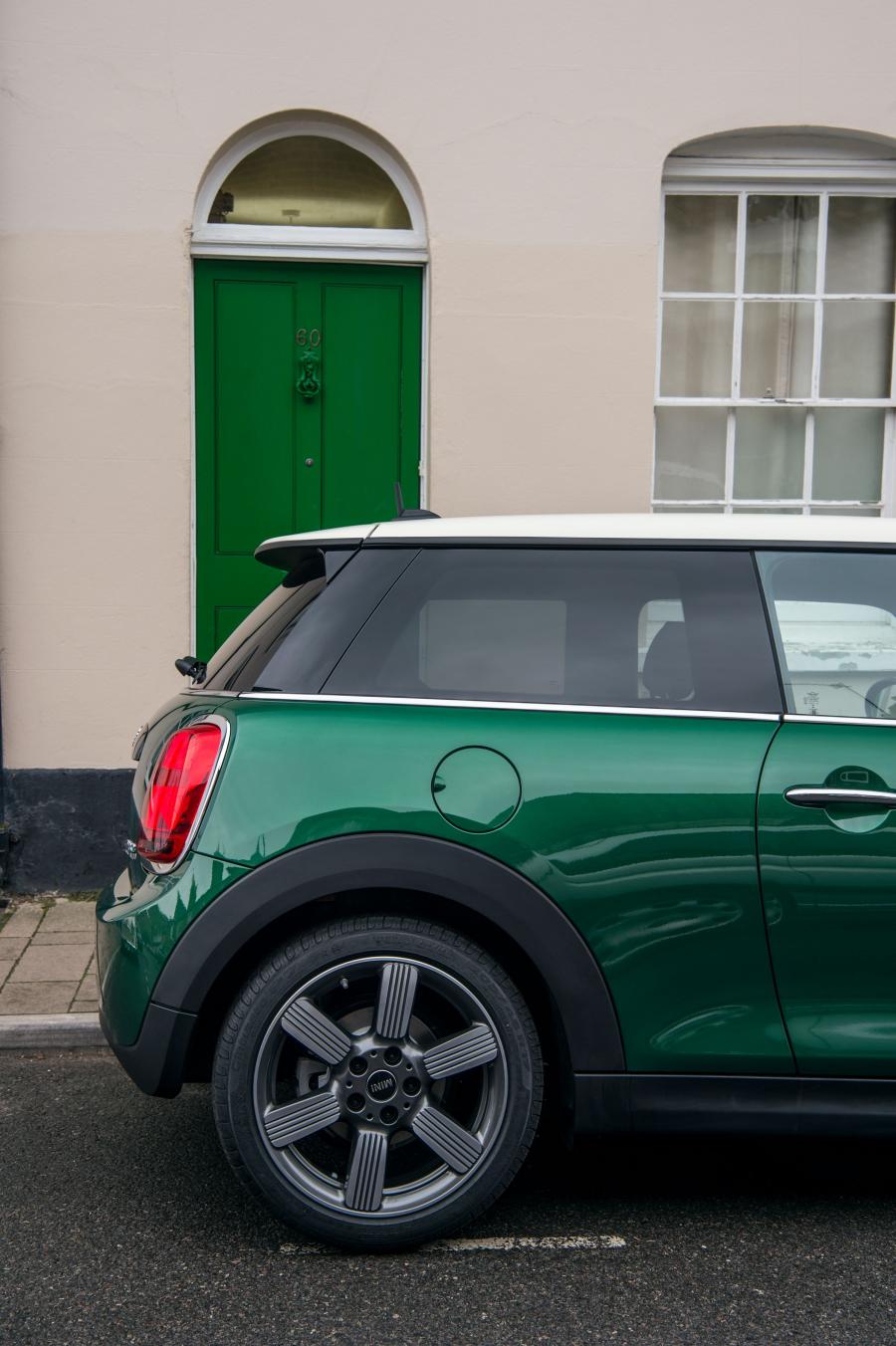 Детали экстерьера Mini Cooper 60 Years Edition (F56) 2019 года  (WW) (фото 53 из 189)